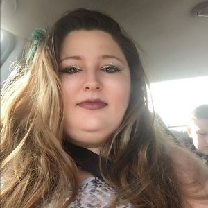 Meet your Posher, Monica